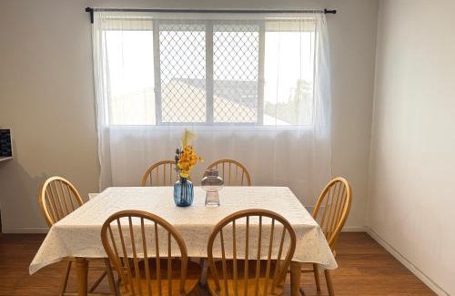 Coopers Plains Casa | Warm Welcome at Coopers Plains