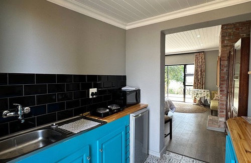 Grabouw Casa | Warm & Welcoming Cottage - Your Perfect Getaway