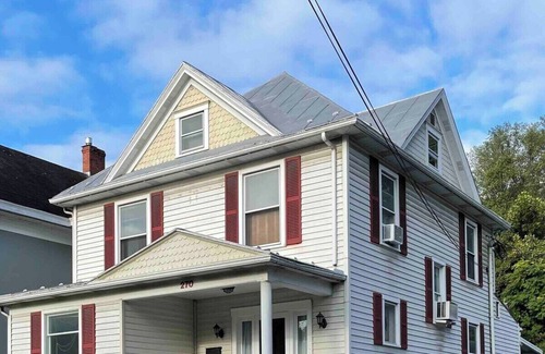 Berkeley Springs Casa | WarmHeart House near everything