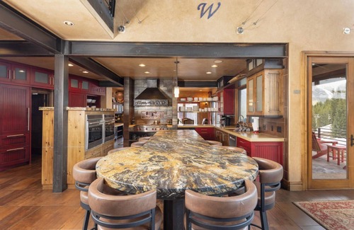 Copper Mountain Casa | Warming Hut: visita virtual, verdadero ski-in / out, bañera de hidromasaje, video wall, mesa de billar