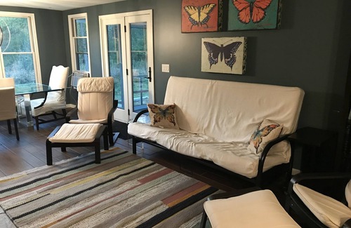 Bridgman Cabina | Warren Dunes on Lake Michigan-Hot Tub-Woodburning Fireplace-Two Bedroom/TwoBath