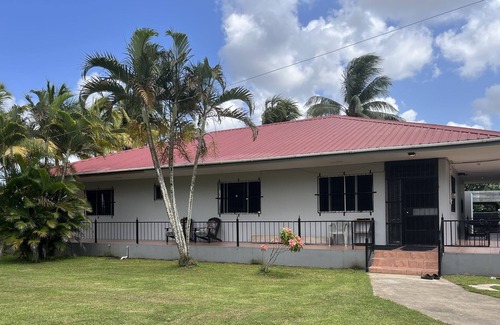 La Democracia Casa | Warrie Head House near the Zoo