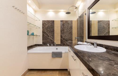 Mokotow Apartamento | Warsaw Concierge Metro Wilanowska Gym & Pool