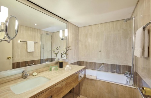 Faubourg-du-Roule Hotel | Warwick Champs-Elysées Paris
