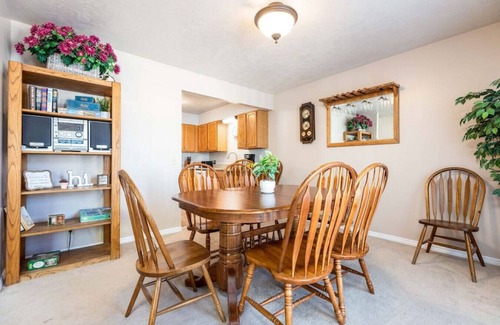 Cottonwood Heights Villa | Wasatch Grove - Prvt Hot Tub, Close to Resorts!