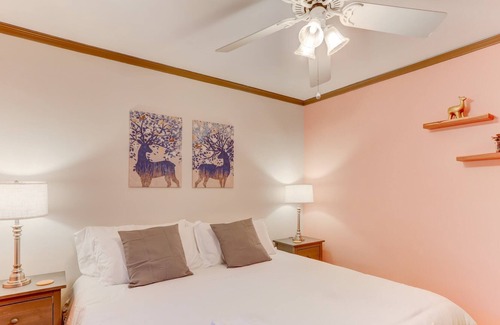 Washington Park West Casa | Wash Park Bungalow| Location & Backyard