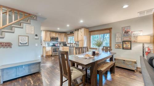 Sunnyside Casa | Washoe Way by AvantStay Luxury Tahoe Retreat A Location w Beach Access