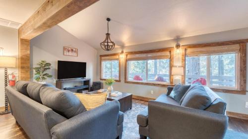 Sunnyside Casa | Washoe Way by AvantStay Luxury Tahoe Retreat A Location w Beach Access