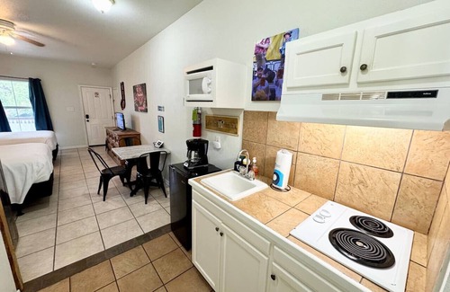 New Braunfels Apartamento | Wasser Lodge #206 | Sleeps 4 | Comal Riverfront