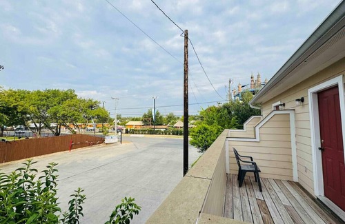 New Braunfels Apartamento | Wasser Lodge #206 | Sleeps 4 | Comal Riverfront