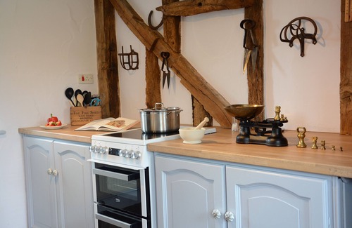 Stowmarket Cabaña | WASSICKS COTTAGE, HAUGHLEY, pet friendly, with open fire in Haughley