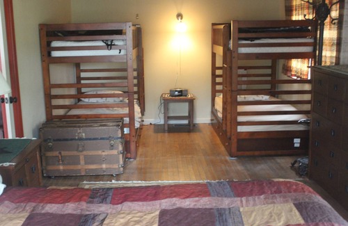 Nevada City Cabina | Watanda Lodge Especial de fin de verano $ 250 / nt por hasta 8 días de la semana solamente.
