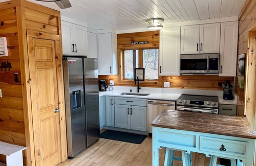 Butler Casa | Watauga Lake & Mtn Views - Hot Tub & Dock on the lake