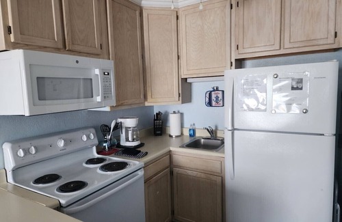 McCutcheon Field Condominio | Watch Amazing Sunrises | 1 Bed, 1 Bath