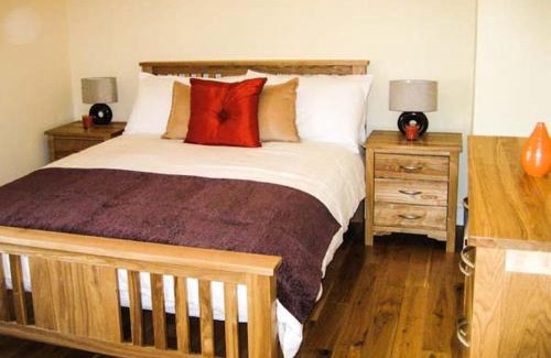 Knightstown Casa | Watch House Cottage