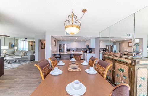 Panama City Beach Condominio | Watch The Pelicans Soar @ Pelican Watch 3-814! Stunning 180° Views of the Emerald Coast!