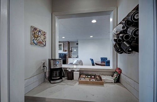 Flowood Casa | Water Access 6BR/3BA w/ Porches & Room for 14