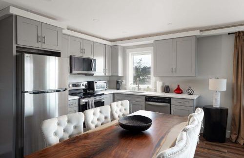 Middletown Casa | Water and Downtown Views 5 Min to Zoo & Airport