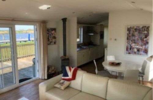 Grou Apartamento | Water Chalet Grou nr 6 Recreationpark Yn'e Lijte evt met ligplaats boot