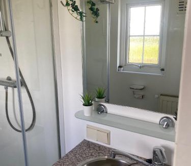 Grou Apartamento | Water Chalet Grou nr 6 Recreationpark Yn'e Lijte evt met ligplaats boot