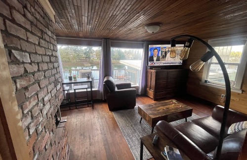 Gig Harbor Casa | Water Escape