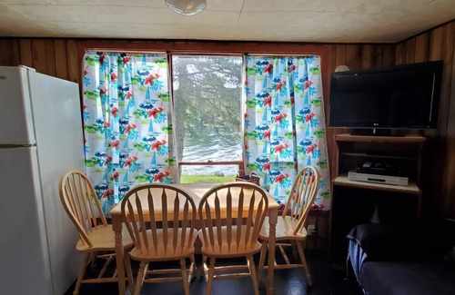 Hastings Cabaña | Water Front 2 Bedroom Cottage 9