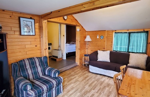Hastings Cabaña | Water Front 2 Bedroom Cottage 4