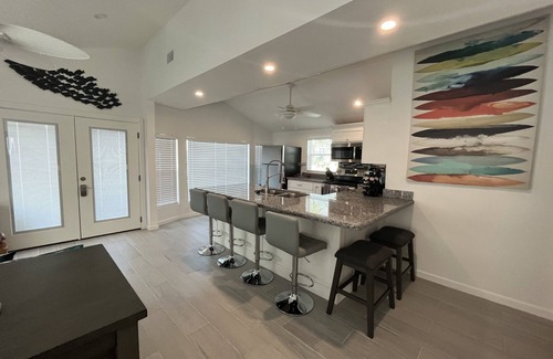 Port Isabel Cabaña | Water Front 2BR/2BA MARLIN COTTAGE
