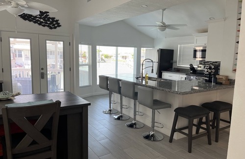 Port Isabel Cabaña | Water Front 2BR/2BA MARLIN COTTAGE