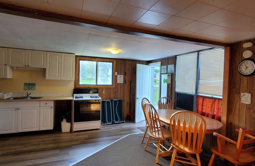 Hastings Cabaña | Water Front 3 Bedroom Cottage 10
