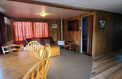 Hastings Cabaña | Water Front 3 Bedroom Cottage 10