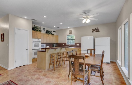 Brookeland Casa | Water front Cabin on Lake Sam Rayburn with water access/views