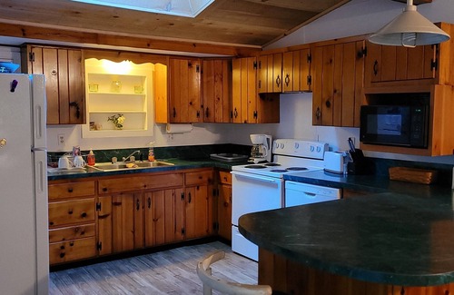 Jersey Shore Cabaña | Water Front Cottage on Pine Creek Gorge and Rail Trail!