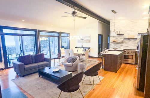 Brock Cabaña | Water front cottage