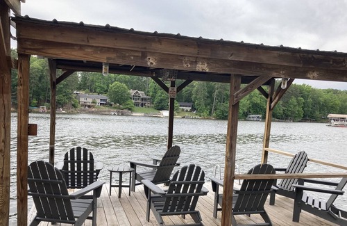 New London Casa | Water Front Playland at Badin Lake