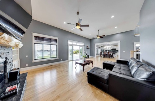 Ferndale Casa | WATER FRONT PROPERTY WITH PRIVATE BOAT DOCK