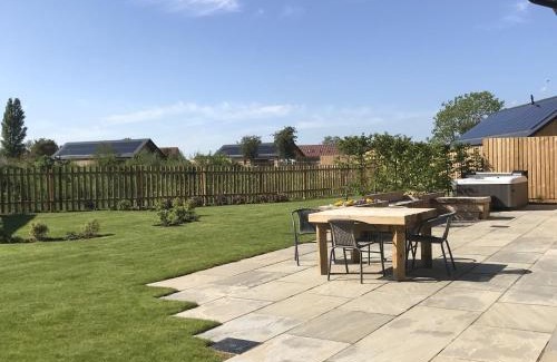 Dunholme Casa | Water Lily Cottage, Ashlin Farm Barns