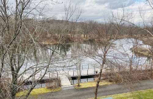 Vernon Condominio | Water Park (Next Door) Pool Hot Tubs Mtn Creek Wineries #01-22P