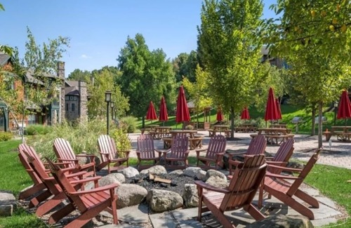 Vernon Condominio | Water Park (Next Door) Pool Hot Tubs Mtn Creek Wineries #01-22P