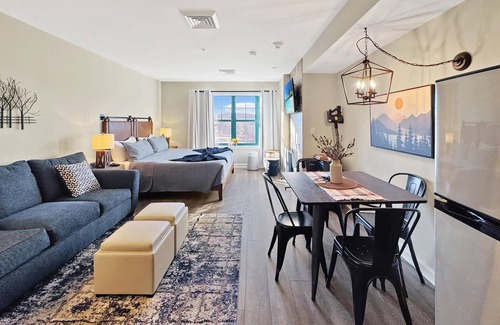 Vernon Condominio | Water Park (Next Door) Pool Hot Tubs Sauna Gym Stunning Sunsets #263