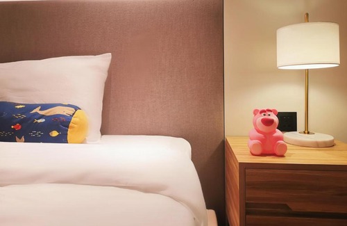 Rawai Apartamento | Water park Rawai Beach 200m Nai Han king bedroom
