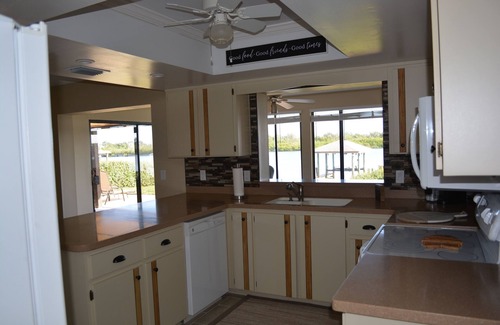 Edgewater Casa | "Water's Edge" Hermosa casa frente al mar en Edgewater, Florida