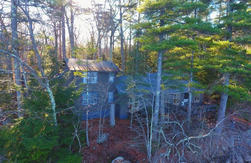 Holderness Cabaña | Water's Edge Cottage with gorgeous lake views