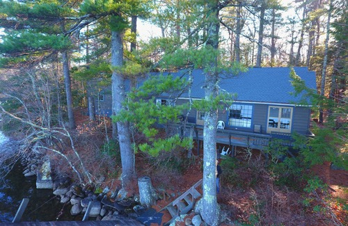Holderness Cabaña | Water's Edge Cottage with gorgeous lake views