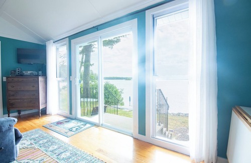 Franklin Casa | Water's Edge - George's Pond