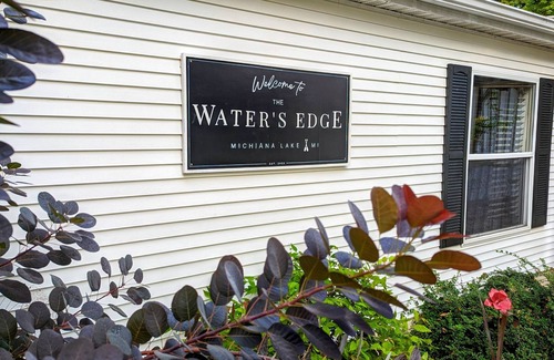 Fremont Casa | Water's Edge - hot tub - pet friendly
