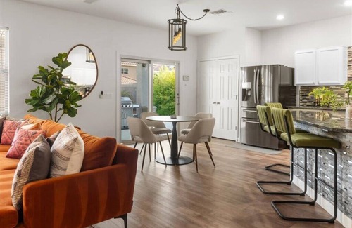 Alta Vista Estates Casa | Water Slide & Pool Basketball Court Sleeps 16