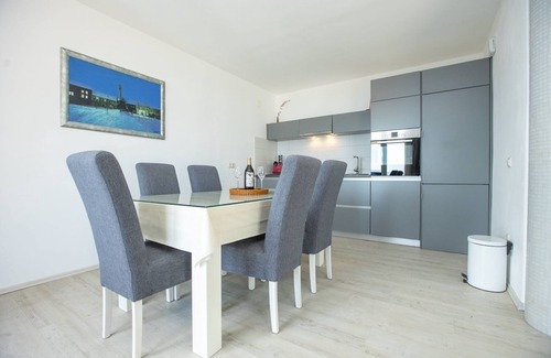 Duce Apartamento | Deportes acuáticos: alpinismo y vacaciones en la playa de arena en Croacia