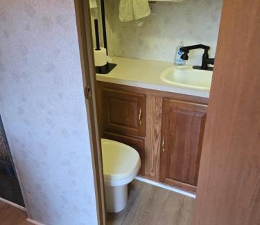 Water Valley Apartamento | water valley, tiny home animal petting exp, fruit trees, fishing pond, stars, camping ect