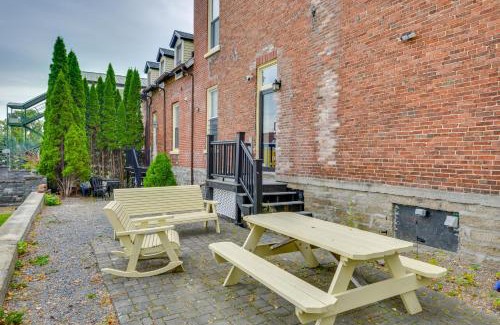 Sackets Harbor Apartamento | Water-View Balcony Charming Lake Ontario Studio!